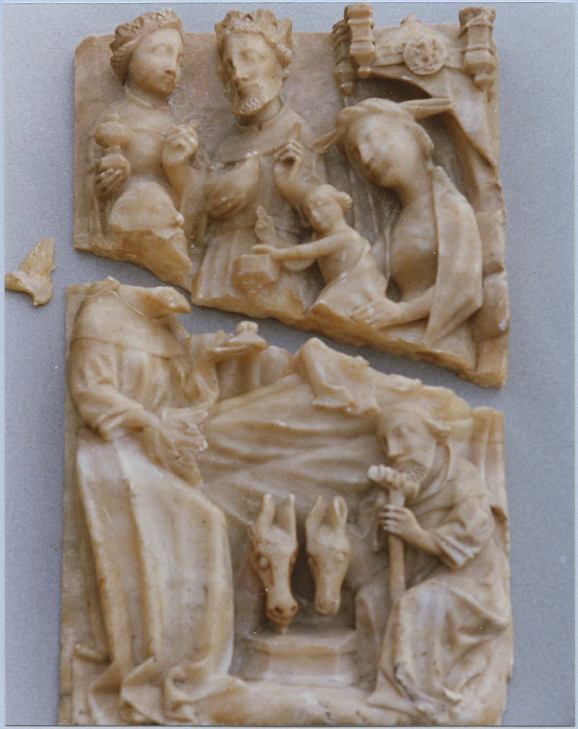 bas-relief : adoration des Mages, vue générale