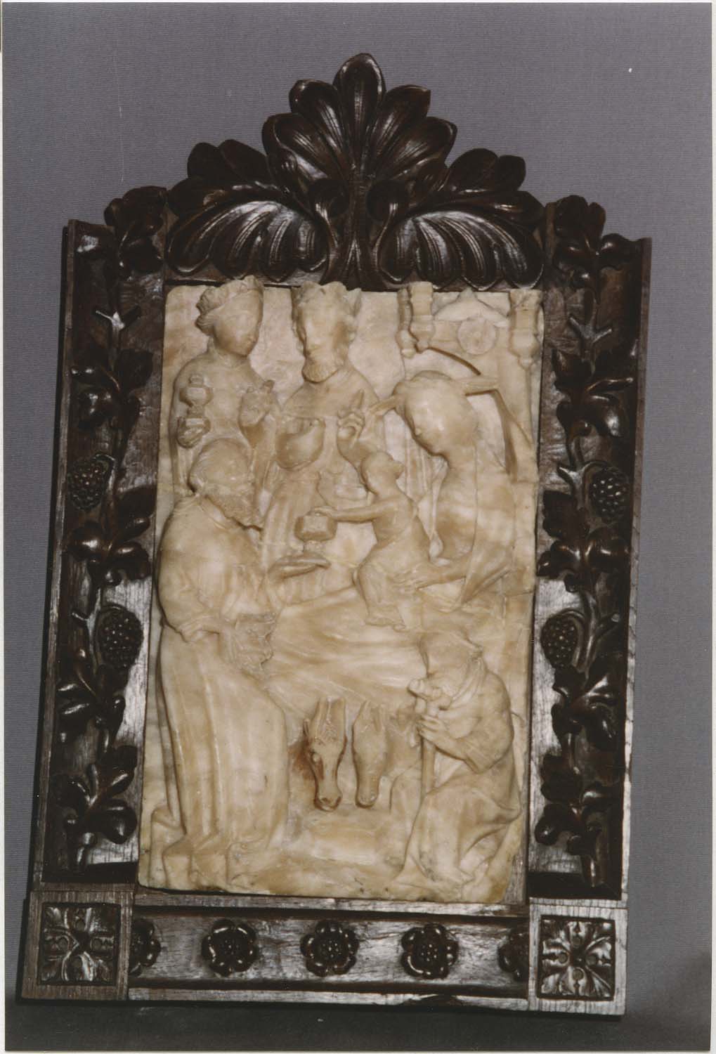 bas-relief : adoration des Mages, vue générale