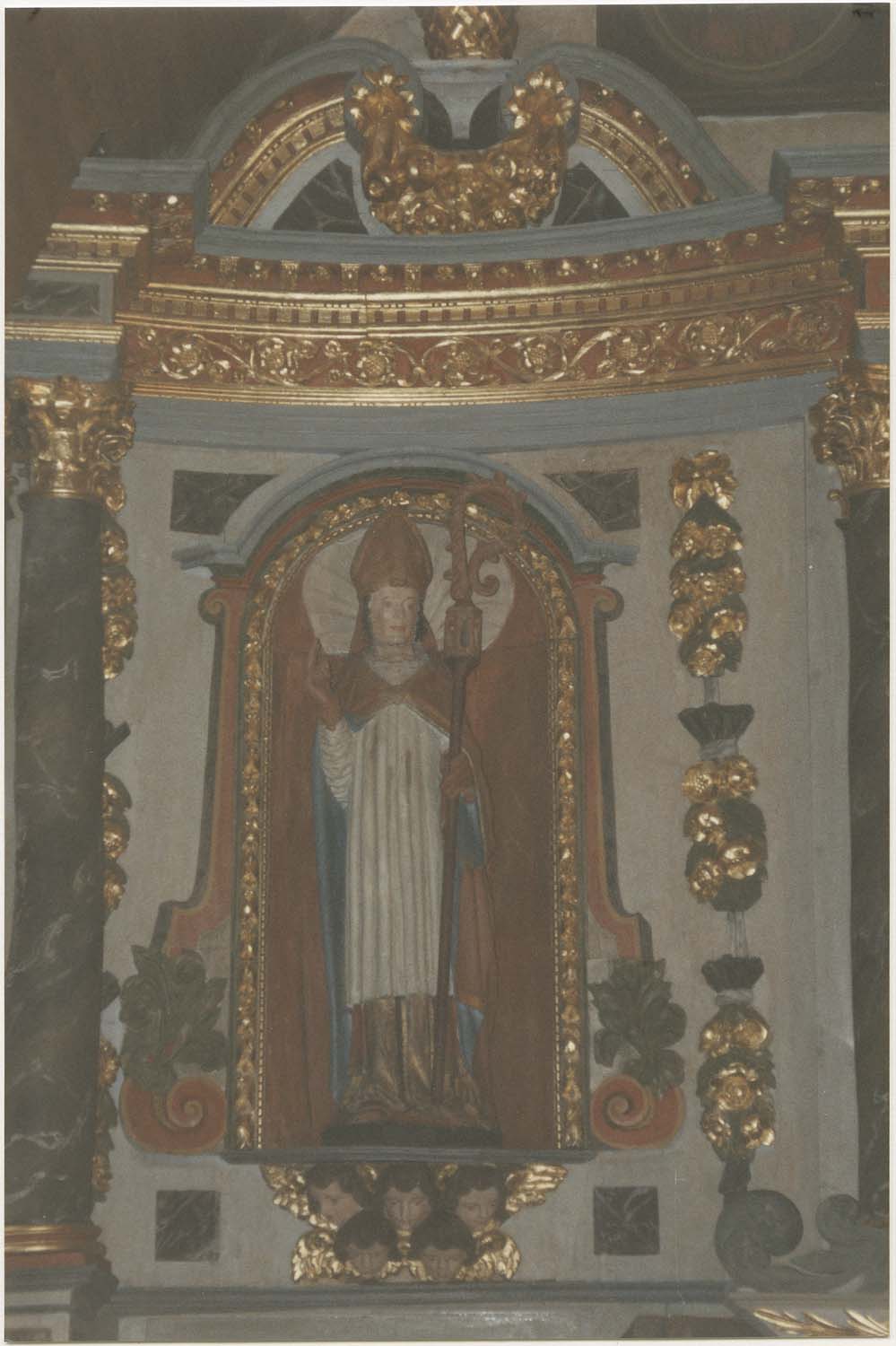 statue : saint Corentin, vue générale