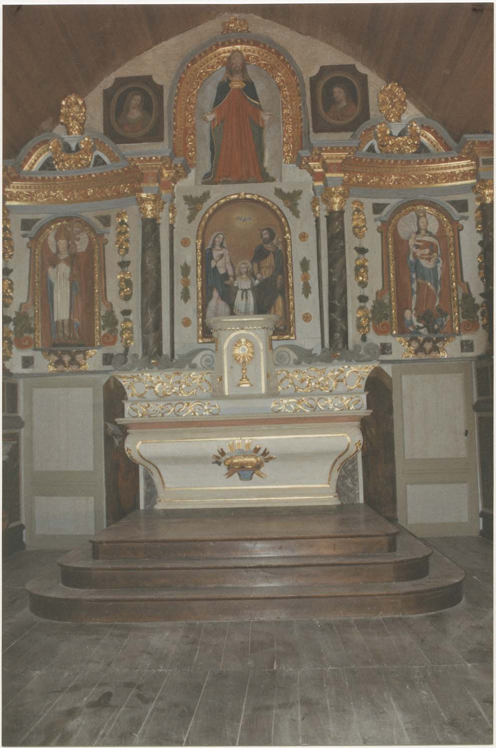 retable du maître-autel, statues : saint Corentin, Christ sauveur, Vierge à l'Enfant, vue générale