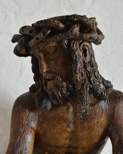 statue : le Christ aux liens, vue partielle