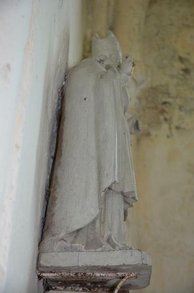 statue : saint Rémi, profil droit, vue générale - © Ministère de la Culture (France), Médiathèque du patrimoine et de la photographie (objets mobiliers), tous droits réservés