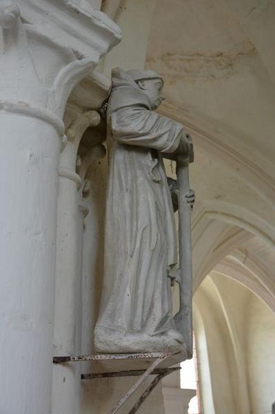 statue : saint Fiacre, profil droit, vue générale - © Ministère de la Culture (France), Médiathèque du patrimoine et de la photographie (objets mobiliers), tous droits réservés