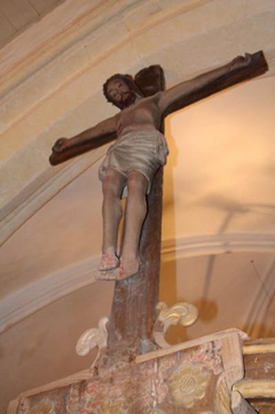 statue : Christ en croix, vue générale