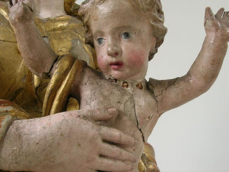 statue : Vierge à l'enfant, détail