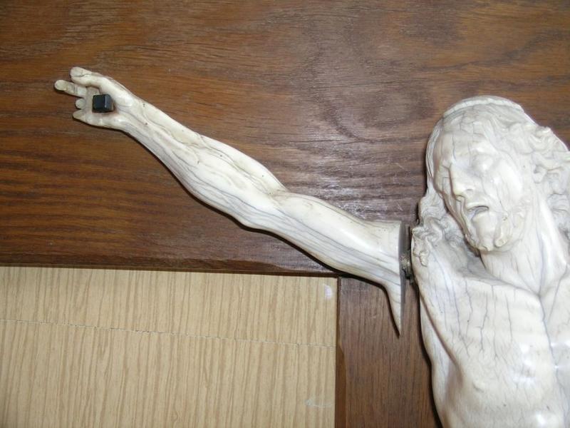 statue : Christ en croix, détail - © Ministère de la Culture (France), Médiathèque du patrimoine et de la photographie (objets mobiliers), tous droits réservés