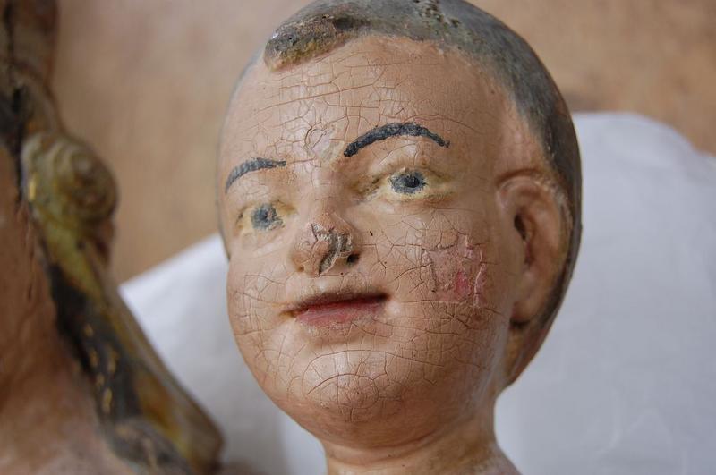 statue : Vierge à l'enfant, détail