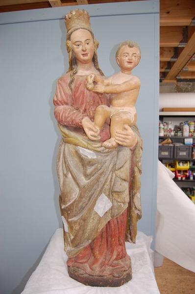 statue : Vierge à l'enfant, vue générale