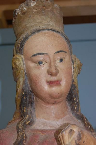 statue : Vierge à l'enfant, détail