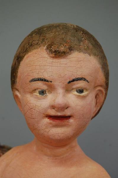 statue : Vierge à l'enfant, détail