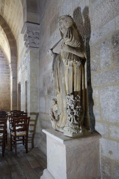 groupe sculpté : Vierge à l'enfant avec un donateur, vue générale