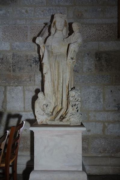 groupe sculpté : Vierge à l'enfant avec un donateur, vue générale