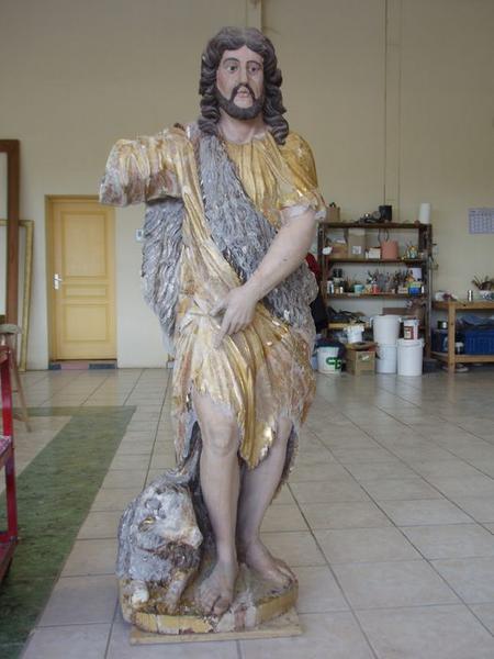 statue du retable du maître-autel : saint Jean-Baptiste, vue générale