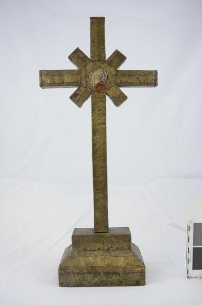 croix, vue générale du revers