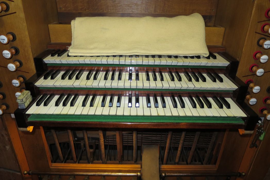 orgue de tribune, vue générale de la console