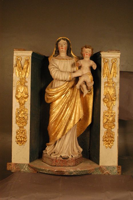 statue : Vierge à l'Enfant