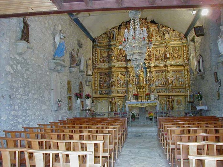 retable, autel, prédelle, tabernacle, statue : Vierge à l'Enfant, Mystères joyeux et glorieux (maître-autel) - © Ministère de la Culture (France), Médiathèque du patrimoine et de la photographie (département de la documentation), tous droits réservés