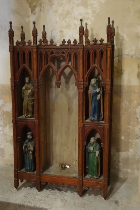 statues (statuettes) : Saint Vernier, saint Barthélemy, saint Jacques, saint Antoine