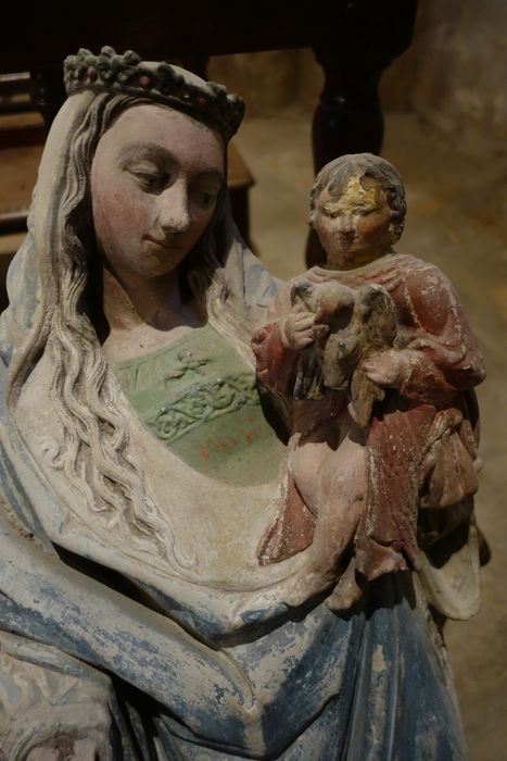 statue : Vierge à l'Enfant, vue partielle