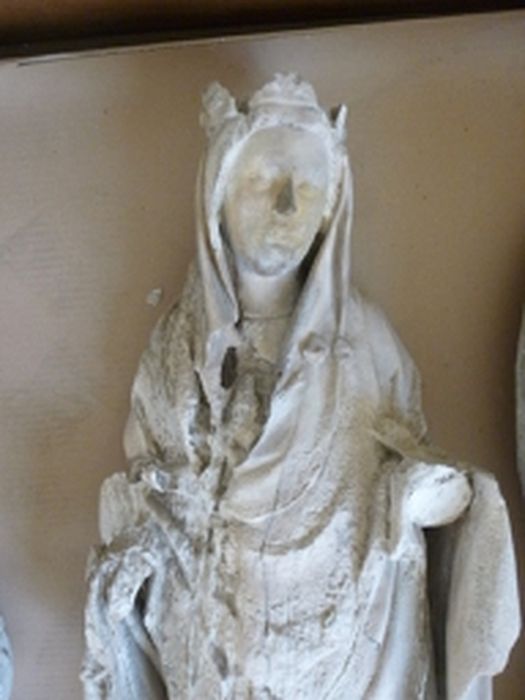 statue (statuette) : Vierge à l'Enfant, vue partielle