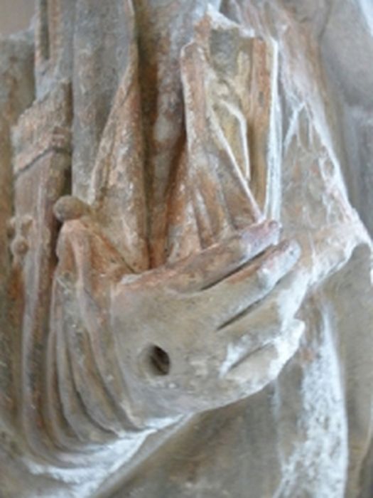 statue (statuette) : Saint Evêque, détail