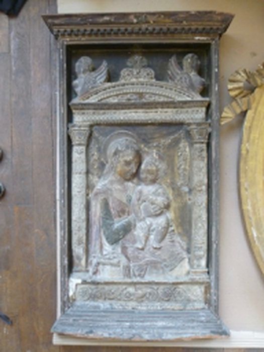 bas-relief : Vierge à l'Enfant