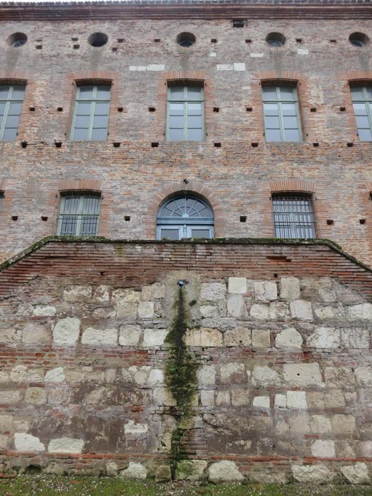 Château dit Richard Coeur de Lion : Façade nord, vue partielle