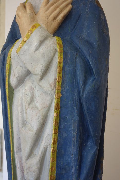 statue : Sainte Marthe, détail du vêtement