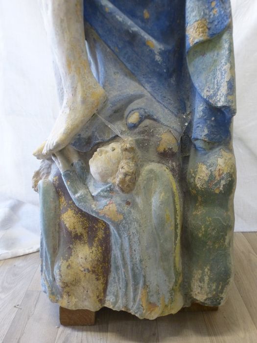 groupe sculpté : Vierge de pitié, détail