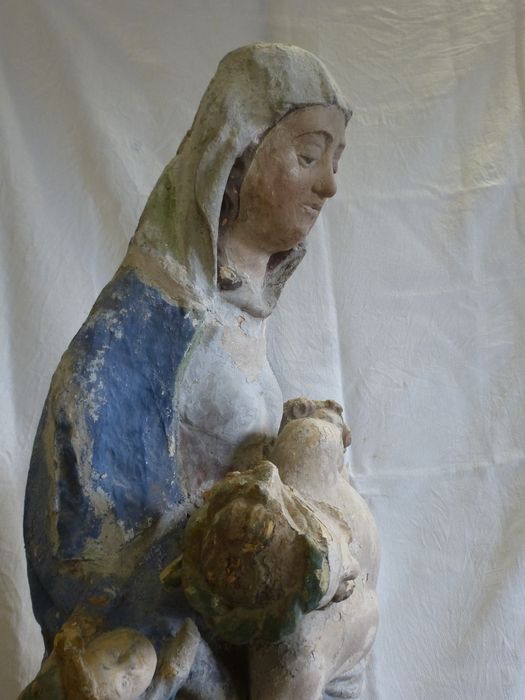 groupe sculpté : Vierge de pitié, vue partielle