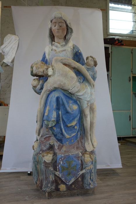 groupe sculpté : Vierge de pitié