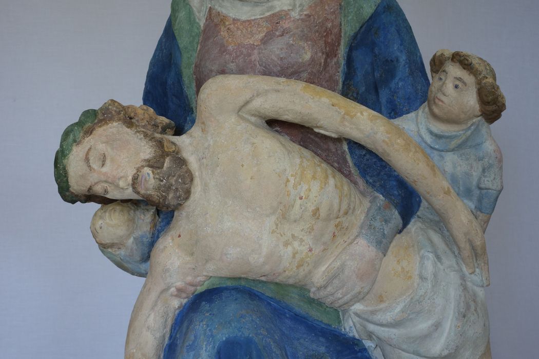 groupe sculpté : Vierge de pitié, vue partielle