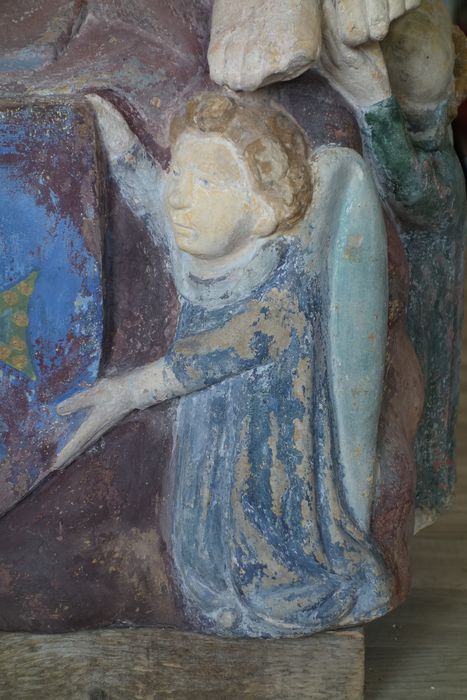 groupe sculpté : Vierge de pitié, détail