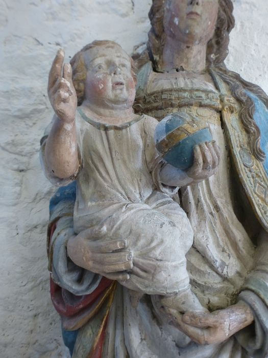 statue : Vierge à l'Enfant, vue partielle