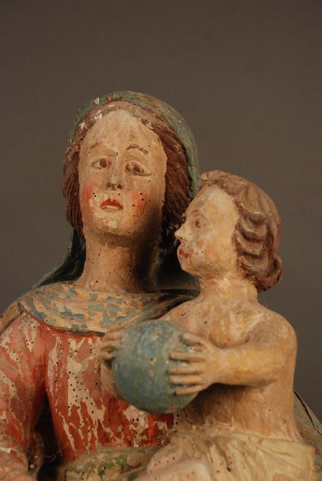statue (statuette) : Vierge à l'Enfant, vue partielle - © Ministère de la Culture (France), Médiathèque du patrimoine et de la photographie (département de la documentation), tous droits réservés