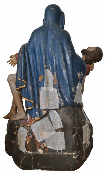groupe sculpté : Vierge de pitié, revers, vue générale