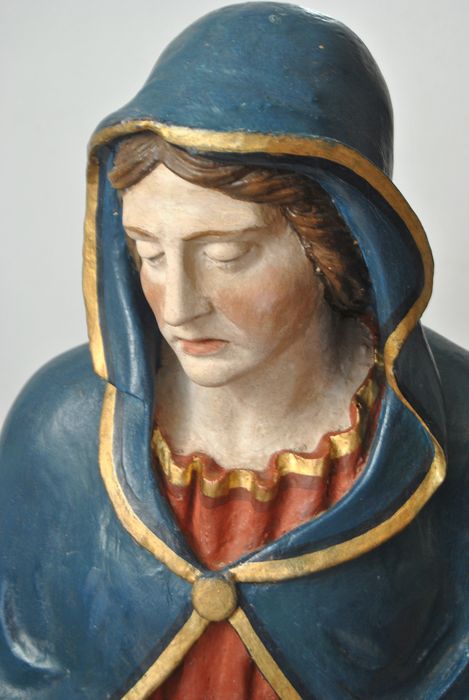 groupe sculpté : Vierge de pitié, détail