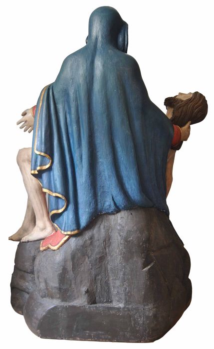groupe sculpté : Vierge de pitié, revers, vue générale