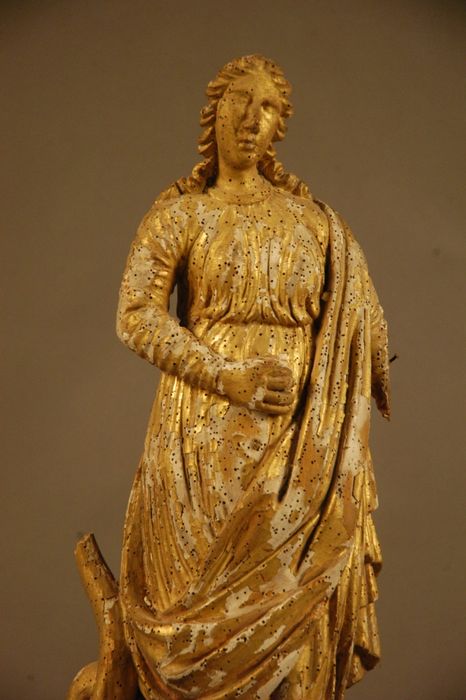 statuette : Sainte Marguerite, vue partielle