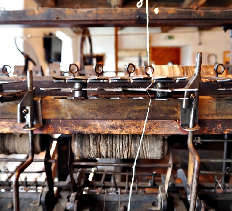 machine à bobiner (bobineuse assembleuse), vue partielle