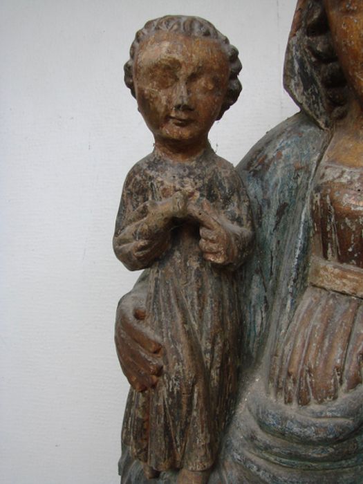 statue : Vierge à l'Enfant, détail