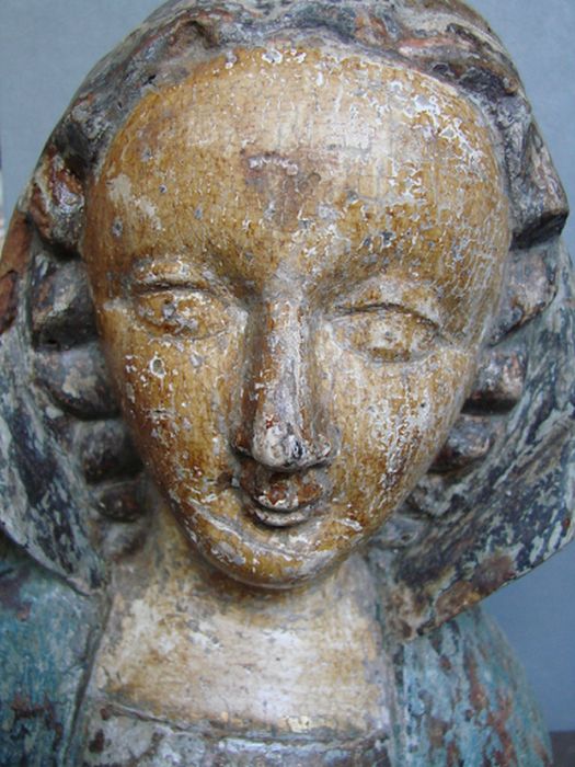 statue : Vierge à l'Enfant, détail