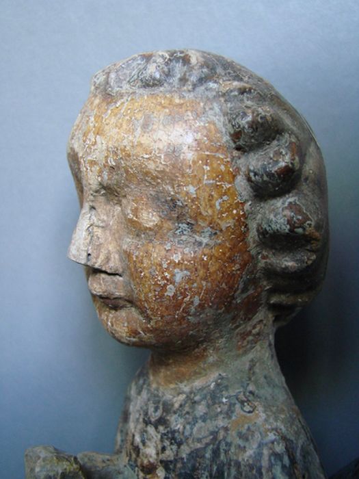 statue : Vierge à l'Enfant, détail