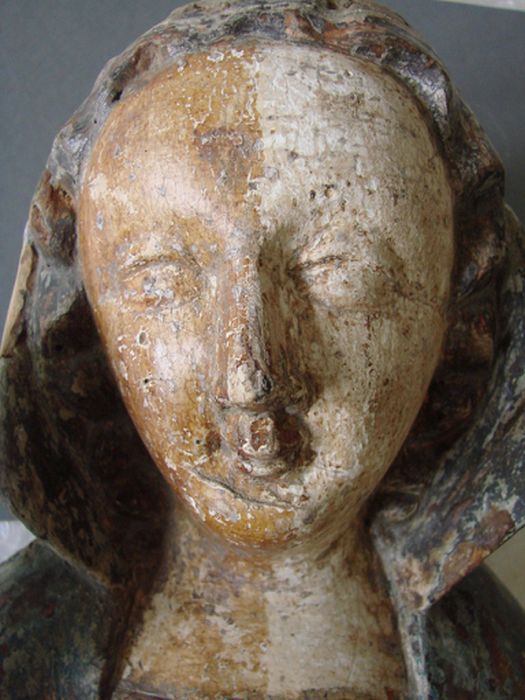 statue : Vierge à l'Enfant, détail