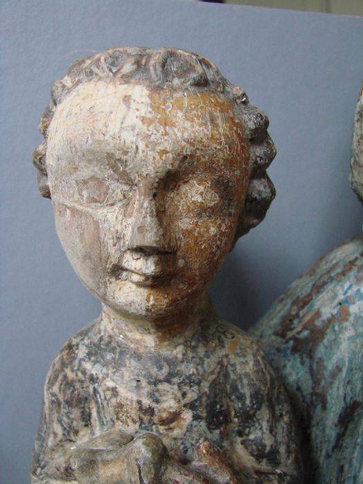 statue : Vierge à l'Enfant, détail
