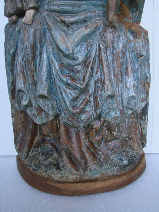 statue : Vierge à l'Enfant, détail