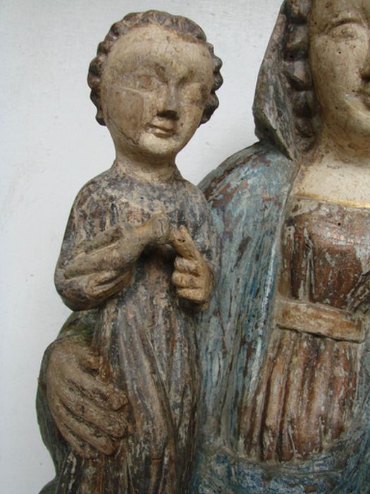 statue : Vierge à l'Enfant, détail