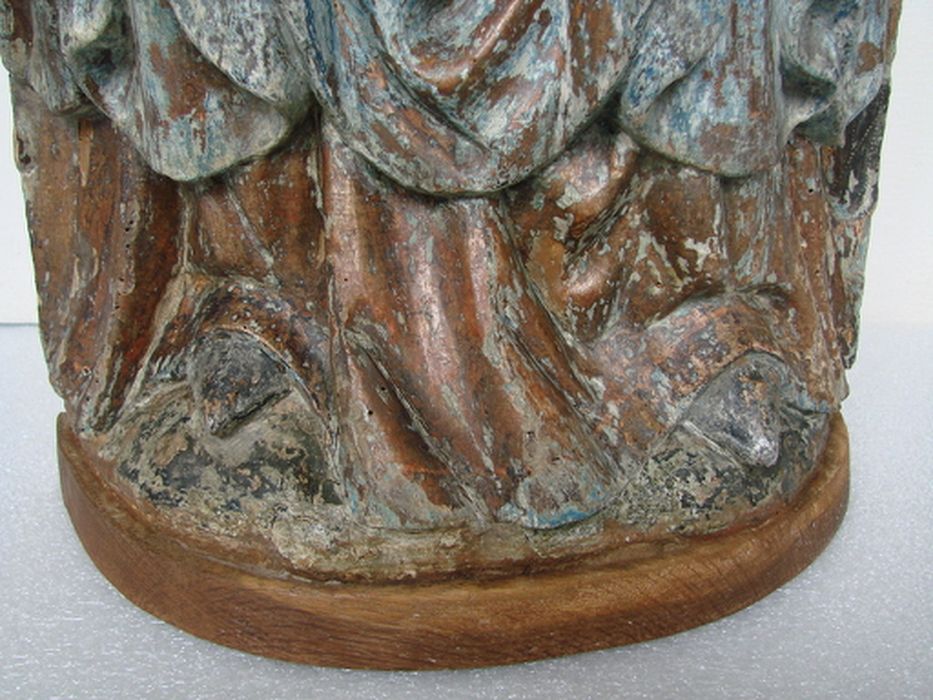 statue : Vierge à l'Enfant, détail