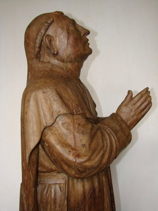 statue : Saint Bruno, profil droit, vue partielle