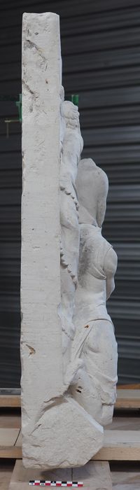 bas-relief : Guérison de l'impotent (la), détail du côté gauche